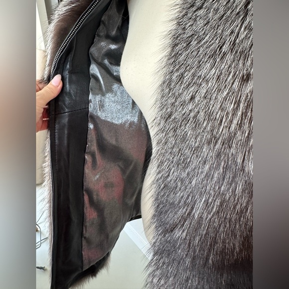 Italian Genuine Fur & Leather Vest – XL, Brand New, Rare Find - Picture 6 of 17